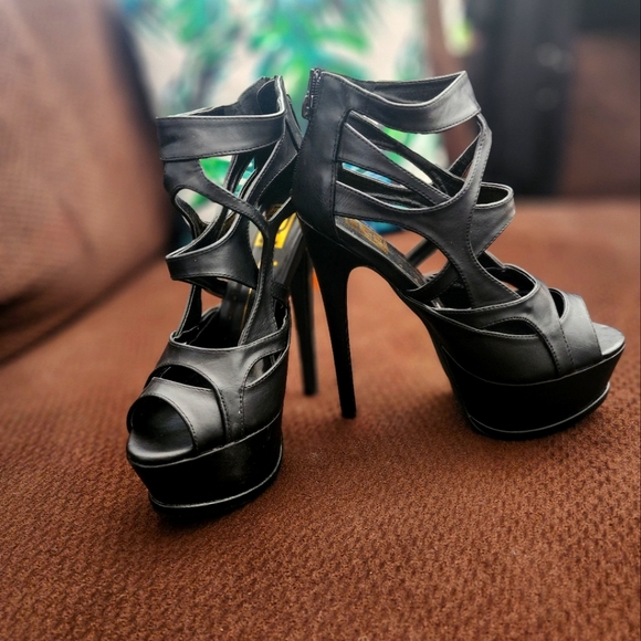 Shoes - Size 8 high heels